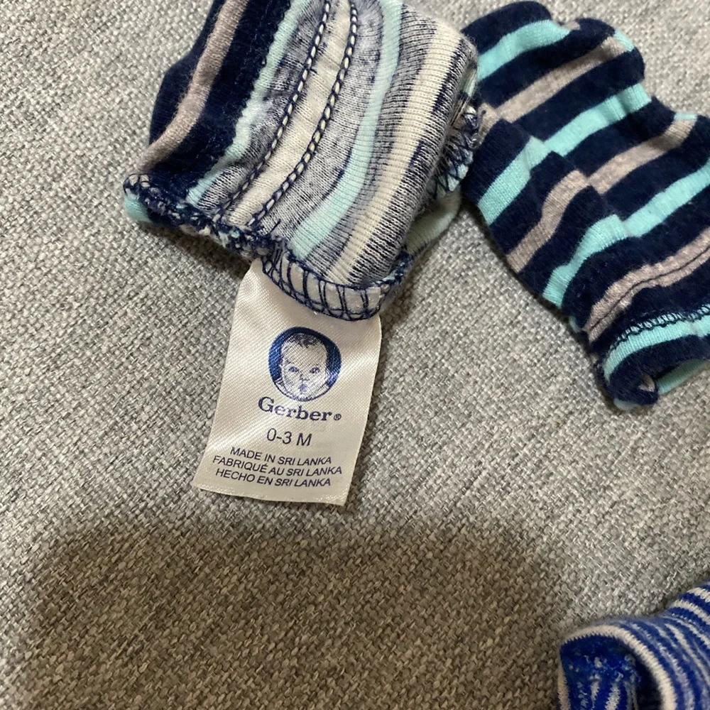 two blue mittens gloves baby gerber 0-3 m and carters newborn